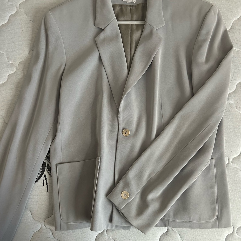 Stylish Gray Blazer